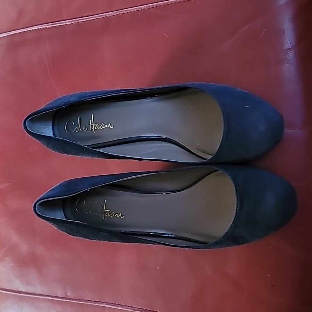 Cole Haan round toe pump